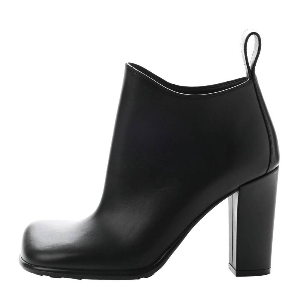 NEW BOTTEGA VENETA women's storm ankle boots in black